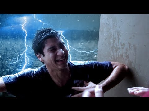 Reacciones en la Lluvia - Little Viejo