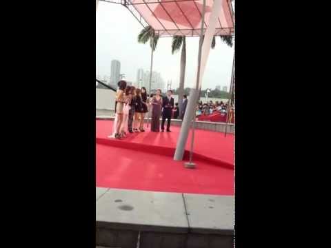 111129 MAMA in Singapore Red Carpet with Miss A