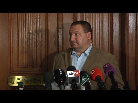 Németh Szilárd, a honvédelmi és rendészeti bizottság elnöke...