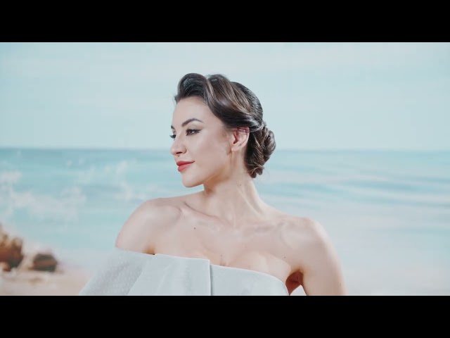 فستان كلوش بقصة الكتف المكشوفة 445129