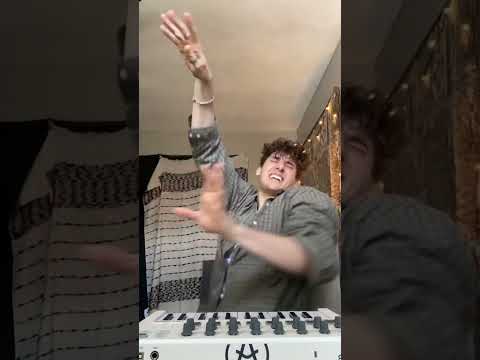 I Cant't Help It - JVKE