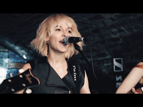 I Want To Hold Your Hand (The Beatles Cover) - MonaLisa Twins (Live at the Cavern Club)