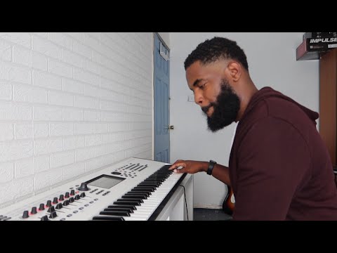 Mike Patrick builds a short loop on the Yamaha MONTAGE Pattern Sequencer