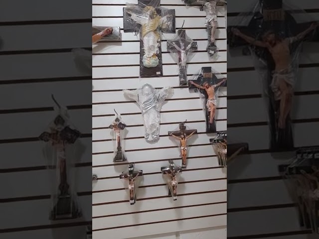 Vídeo relacionado con Crucifijo Católico, Crucifijo De Madera Con Base Para Hogar Para Escritorio Para Iglesia