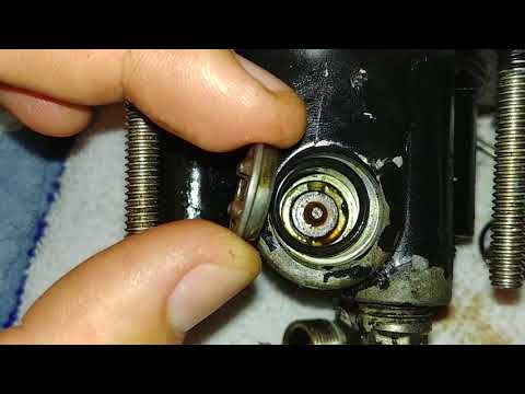 SeaStar Helm HH5571 - setting the seals near the spool valve