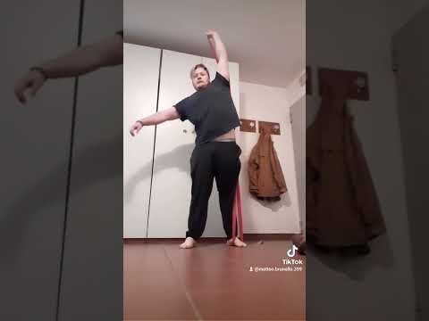 Hime workout with elastic band