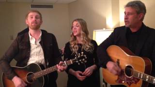 The Henningsens - "White Christmas"