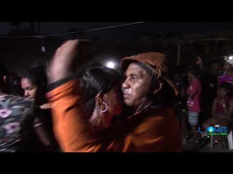 Marquinhos dos teclados e seu forró improvizado  levantar a poeiro na festa de vaquejada 2019