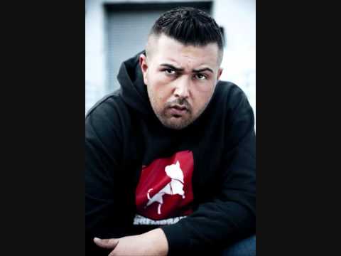 Intikam 44 ft. Summer Cem - Familiär