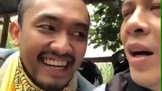 Download lagu Ariel ketawa, karena kekocakam Uus mp3