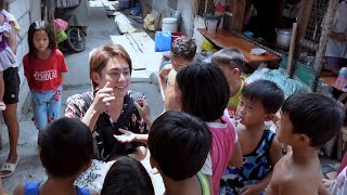 ここの三崎さんの表情にぐっときた、優しい人なんだな - 【地図にない村】ゴミしか食べられない過酷な環境の中でも輝く子供達の笑顔を見て、強く生きる勇気をもらいました