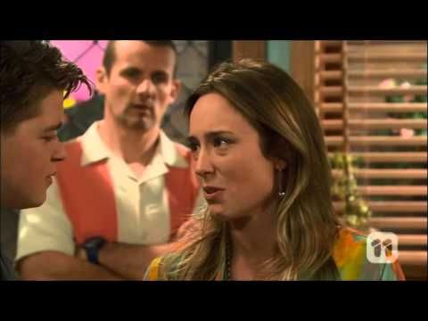 [Neighbours] Callum & Sonya II 6795 Hug + Jarrod & Sonya II 6795 Hug, Kiss On Head & Kiss