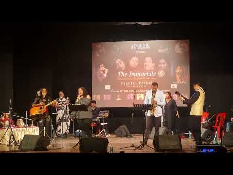 Ajib Dastan - Lata Mangeshkar (Live Cover) | Hardika Mohan |