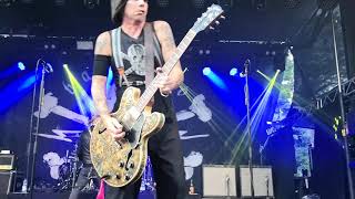 Backyard Babies - 44 Undead (live)