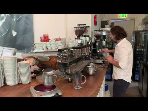 10.00ドル vs 20,000ドル (10,00$ vs 20.000,00$)