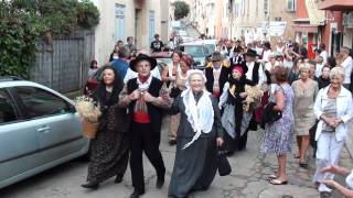 preview picture of video 'NOSTOS 2011 @ Cargèse - Canti d' Aiacciu parading'
