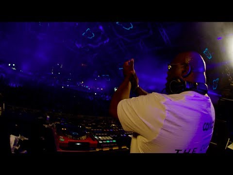 RESISTANCE IBIZA: Carl Cox