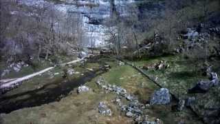 preview picture of video 'Early May quadcopter flight at Malham Cove'