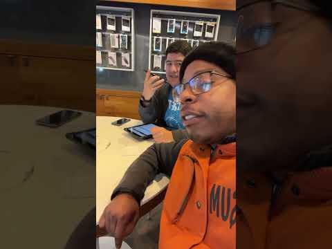 Alphabet Jigg being robbed with no 🔫 at AT&T 🤦🏾‍♂️😂