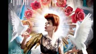 Paloma Faith - Romance is Dead.wmv