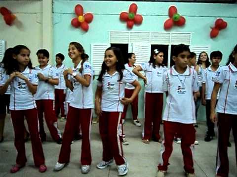 Homenagem às Mães - Escola Chapeuzinho Vermelho