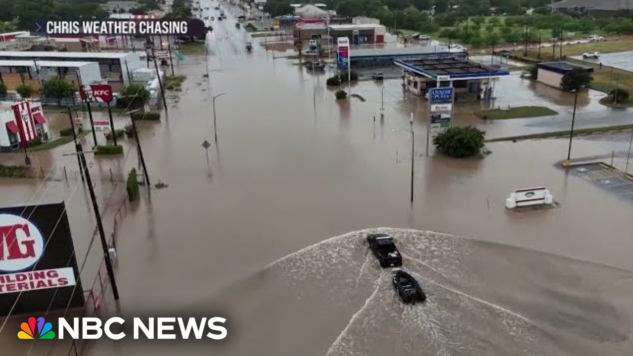 Video: Flash flooding disrupts South Texas roads and prompts rescues