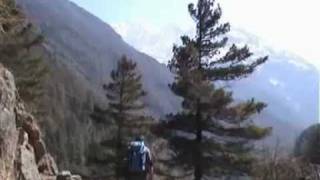 preview picture of video 'Nepal Trekking   Everest Trek Lukla to Namche Bazar'