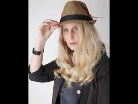 איך ללבוש שמלה אחת עם אינסוף אפשרויות