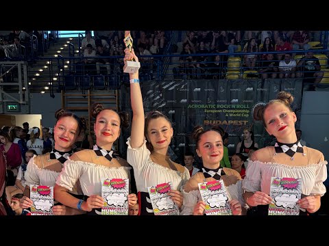 PINK PANTHERS TSE-SZÖSZIX SMALL GIRLS FORMATION