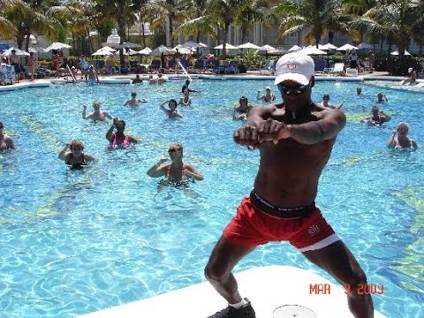  Riu Palace. Water gymnastics