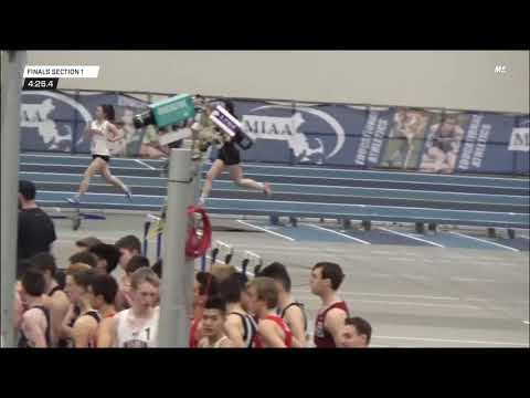 D4 Girls 4x800m Section 1