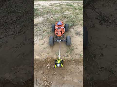 RC Monster Truck vs RC Stunt Car