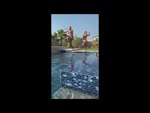 Kija Kockar skace u bazen