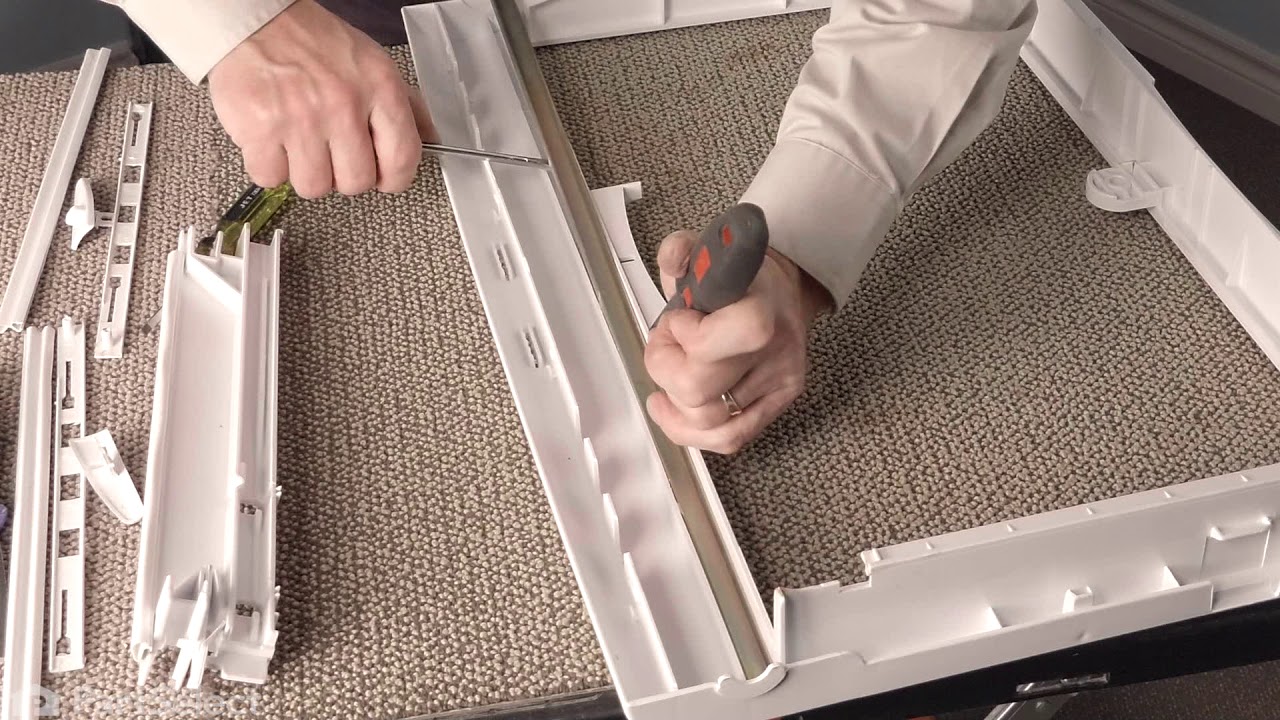 Replacing the Lower Crisper Cover - Frame Only