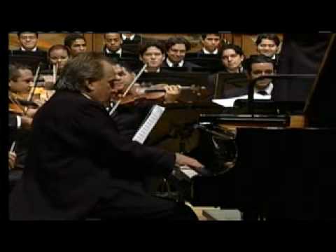 La Comparsa. Lecuona. Interpreta Frank Fernández y OSJSB.flv