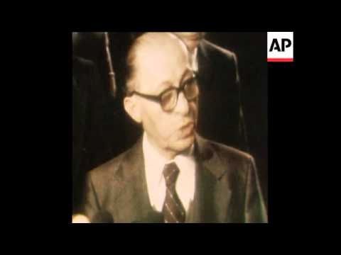 SYND 17 11 77 BEGIN STATEMENT ABOUT SADAT VISIT TO ISRAEL