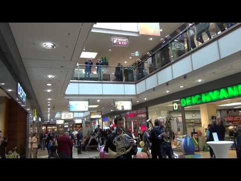 FLASHMOB IN DEN CITY ARKADEN KLAGENFURT am Karsamstag, 19.04.2014