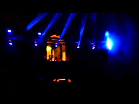 Leon plays Fabio Vi - Ghetto ( Andrew Beat Remix ) @ La Via Delle Spezie 07.09.2013