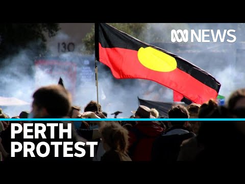 Thousands join Black Lives Matter rally in Perth despite calls for delay due to COVID-19 | ABC News