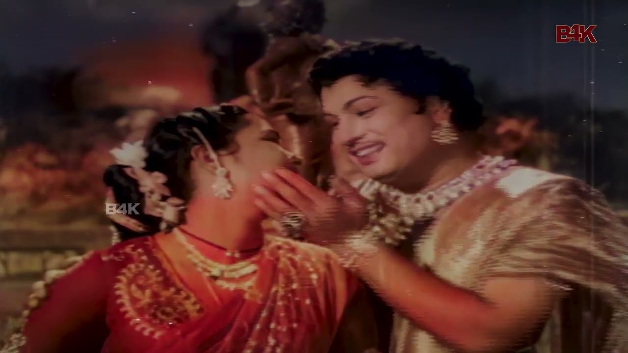 Adhaiyum Idhaiyum Song Lyrics | Kannin Manigal