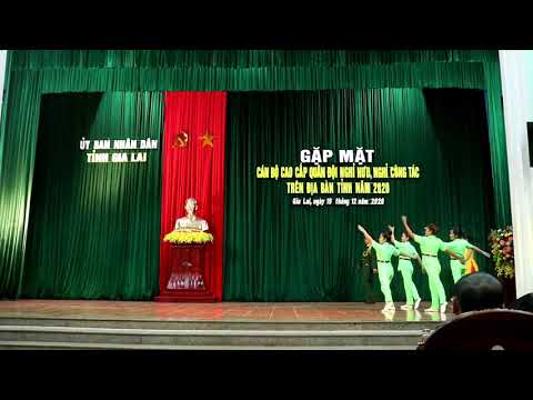 Thể hiện bởi Tốp ca