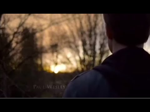 TVD 1x01 - Jenna & Elena - Bonnie & Elena Drive to School