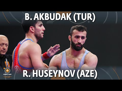 1/2 GR - 82 kg: R. HUSEYNOV (AZE) v. B. AKBUDAK (TUR)