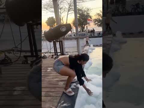 Deepthi Sunaina enjoying at beach 🏖 #deepthisunaina || Fun Zone