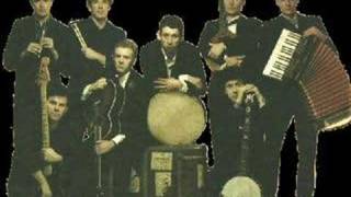 The Pogues-The Irish Rover (Live)