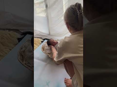 Full Video Coming Soon in my Teaching Page. Newborn Photo Shoot Swaddle Workflow