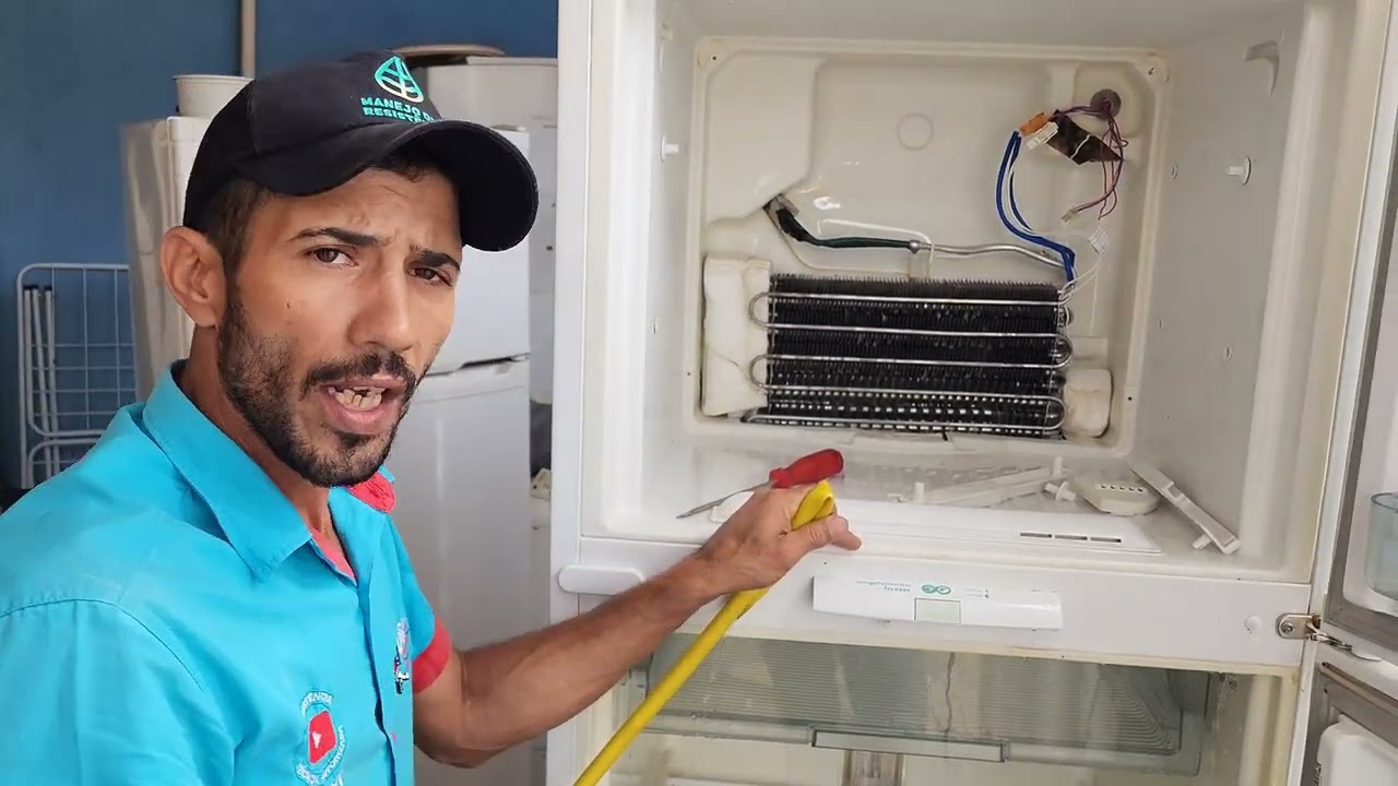 Geladeira cônsul CRM 49 não gela a parte de baixo está perdendo tudo saiba porque.