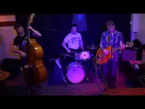 X Ray Cat Trio 27Sept17 2