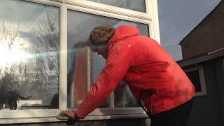 preview picture of video 'Window Cleaning How to use a Squeegee. Big Al's ProTips. Scunthorpe Washer.'