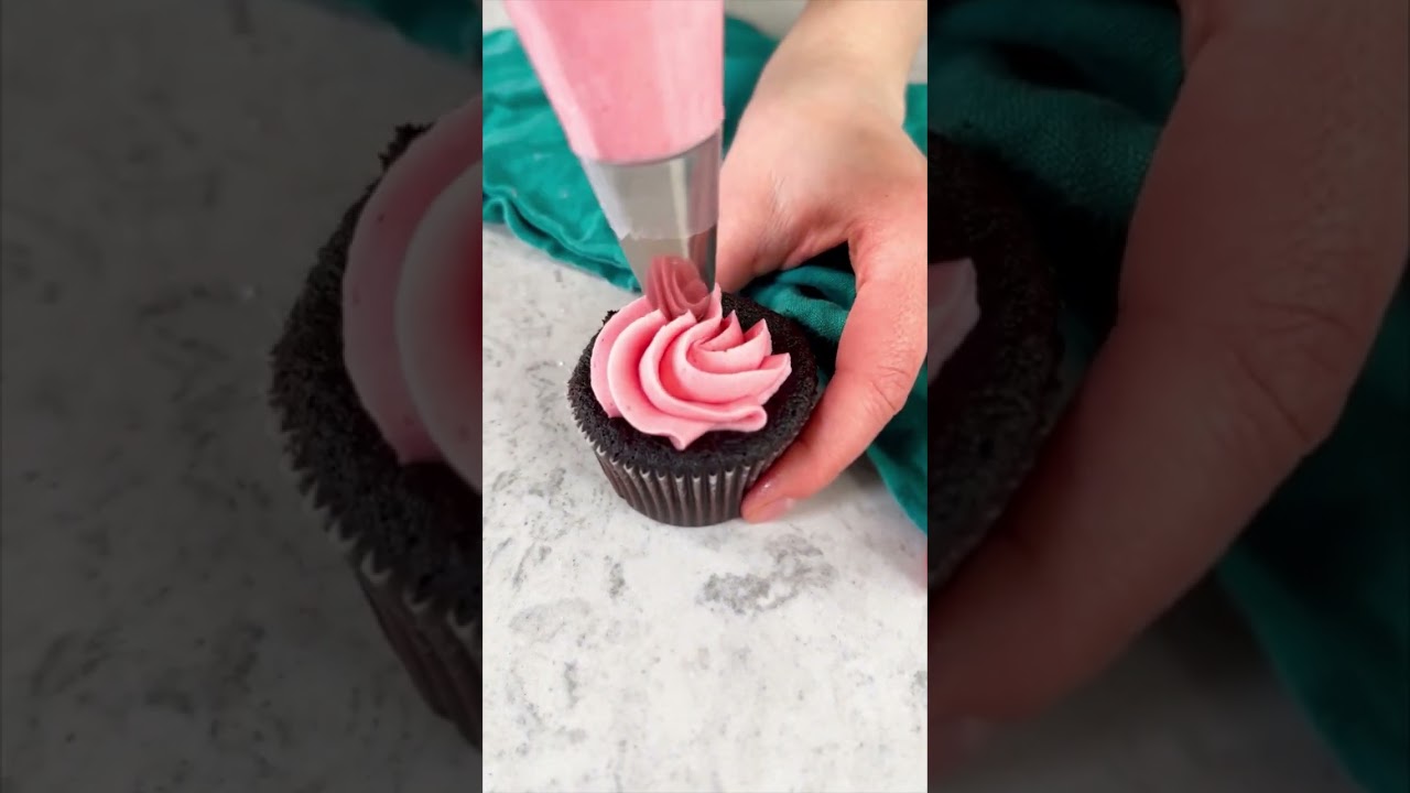 How to Decorate a Cupcake